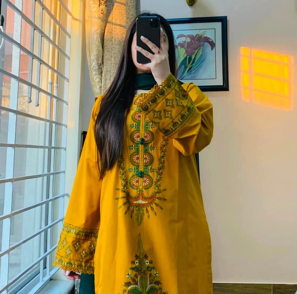 Embroidery Three Piece Collection - Image 3