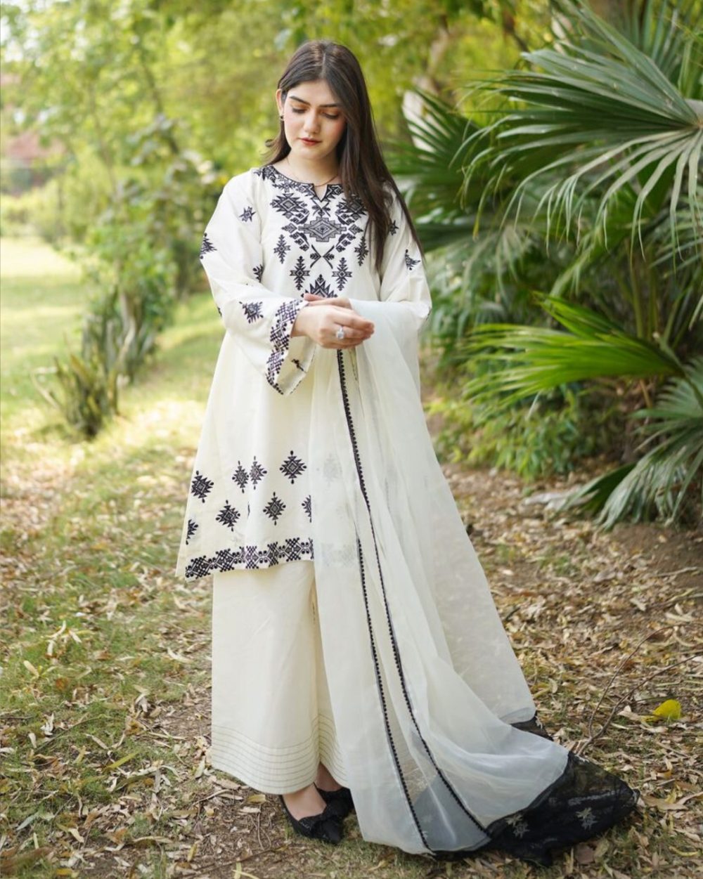 MON KUMARI
